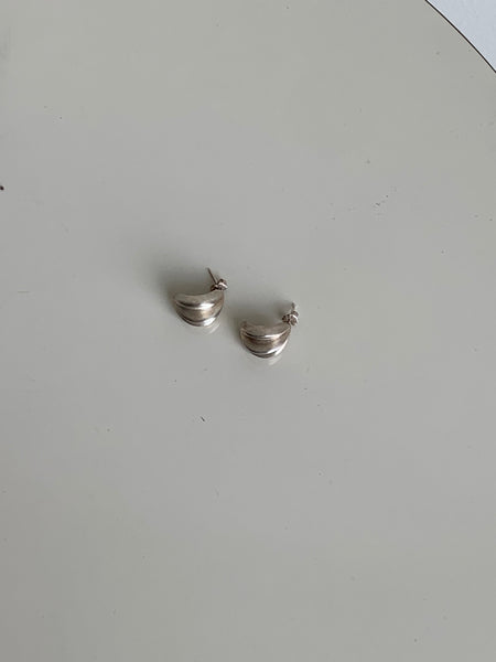silver ridged earrings